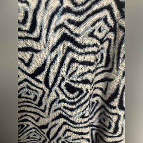 Tyler Boe dress in size XL. Animal print. Super adorable 🦋 - Picture 3 of 6